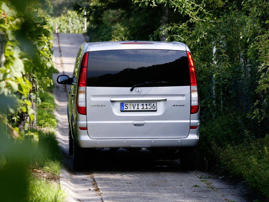  Mercedes-Benz Viano 4Matic 2003 года  (фото 8 из 13)